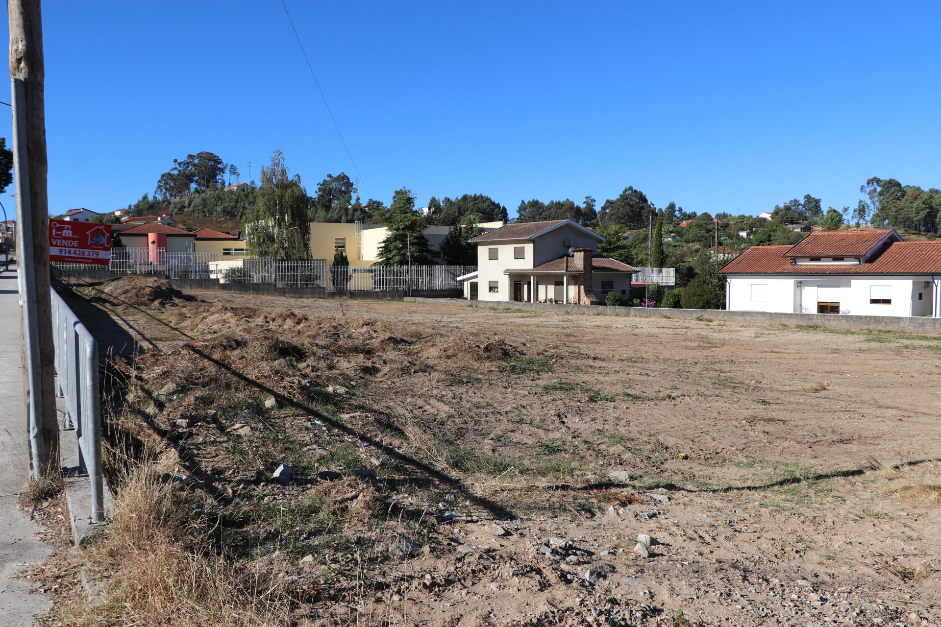 Terreno Para Construção  Venda em Lustosa e Barrosas (Santo Estêvão),Lousada