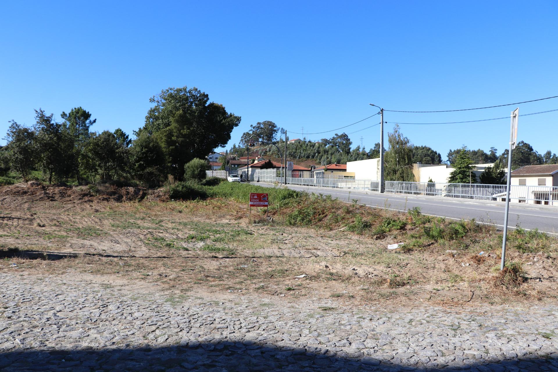 Terreno Para Construção  Venda em Lustosa e Barrosas (Santo Estêvão),Lousada