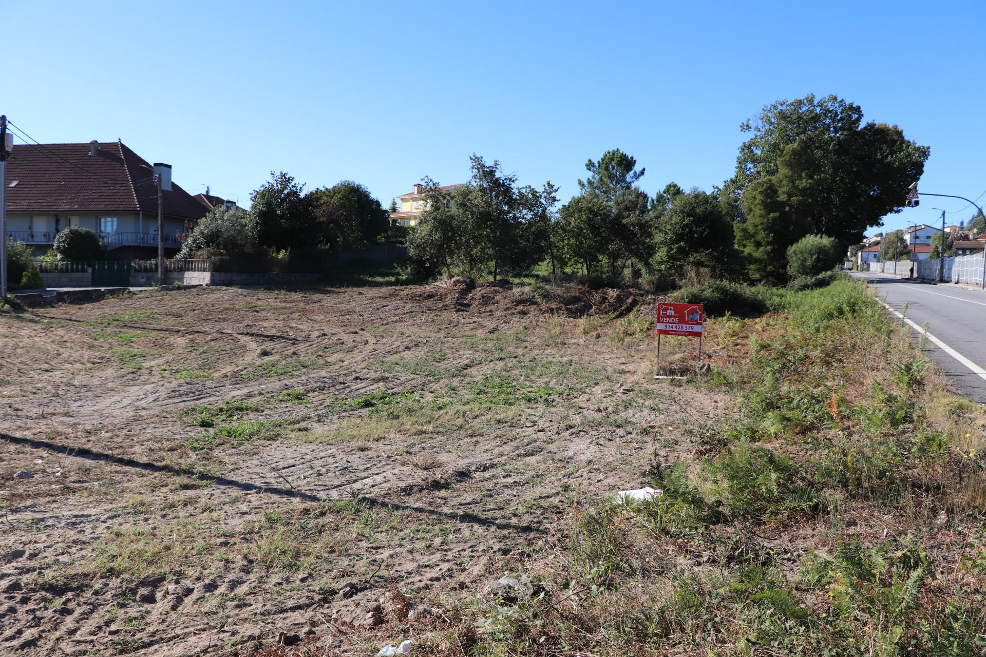 Terreno Para Construção  Venda em Lustosa e Barrosas (Santo Estêvão),Lousada