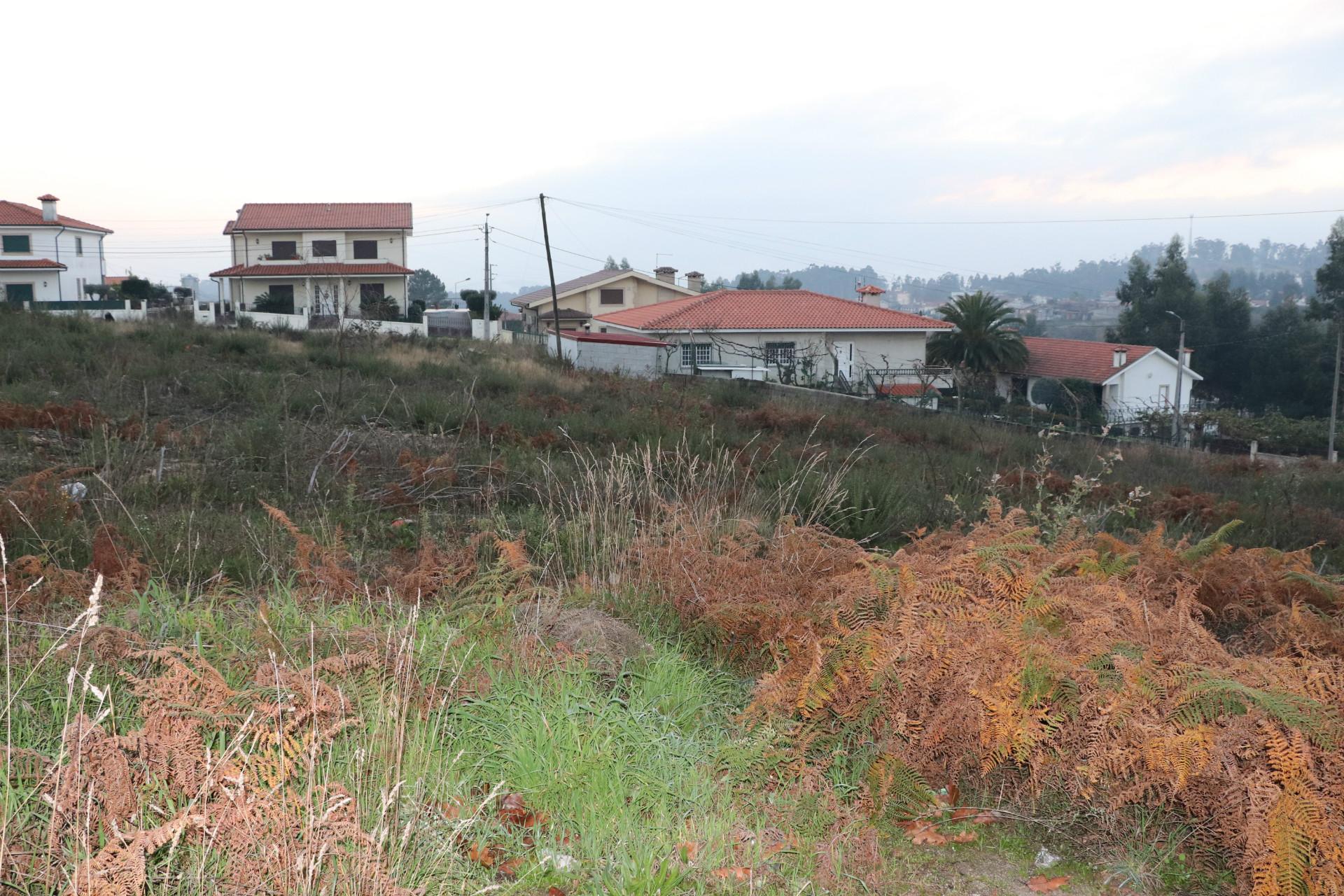 Terreno Para Construção  Venda em Lustosa e Barrosas (Santo Estêvão),Lousada