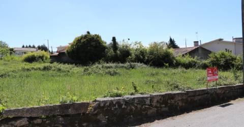 Lote de Terreno  Venda em Lustosa e Barrosas (Santo Estêvão),Lousada