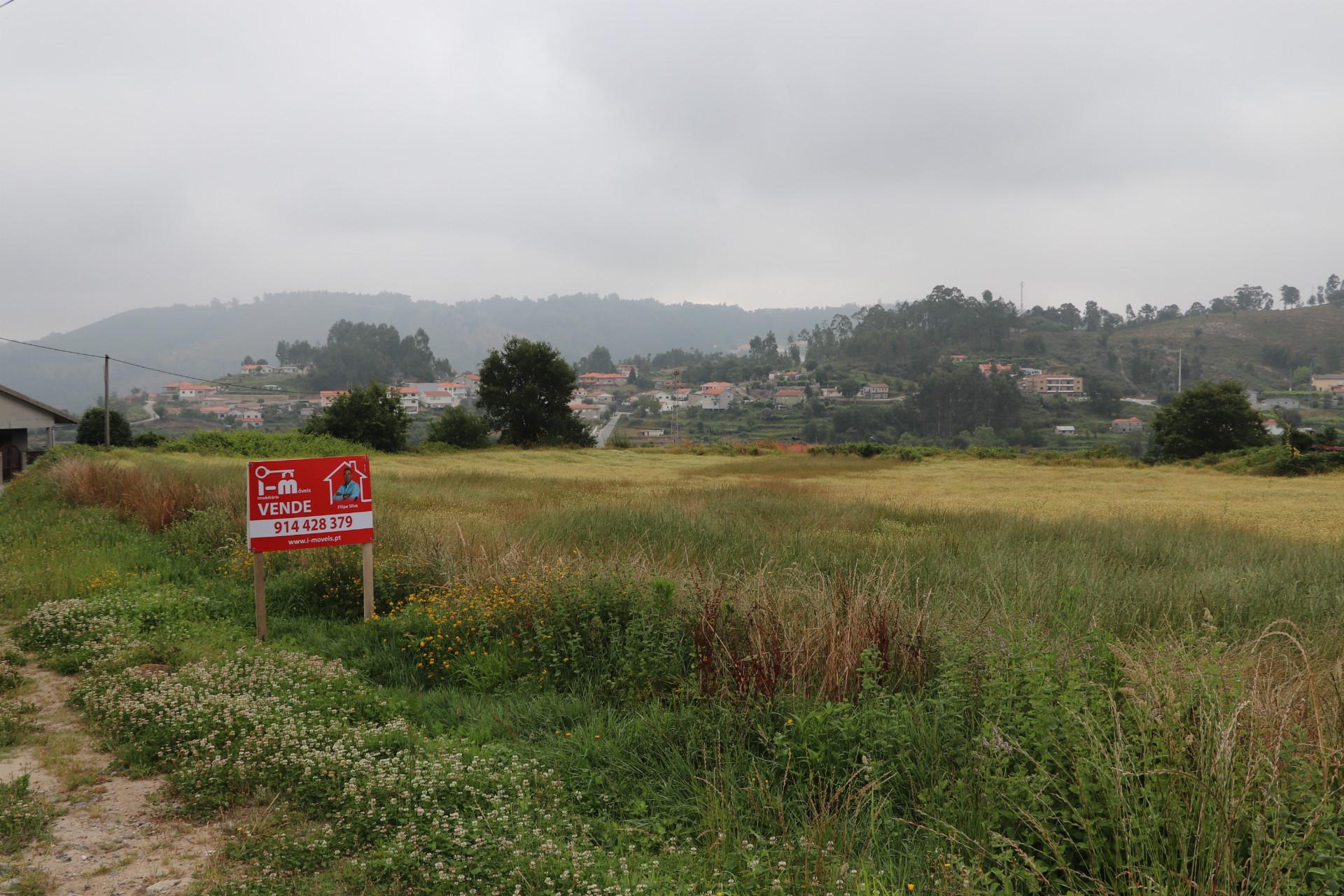 Lote de Terreno  Venda em Lustosa e Barrosas (Santo Estêvão),Lousada