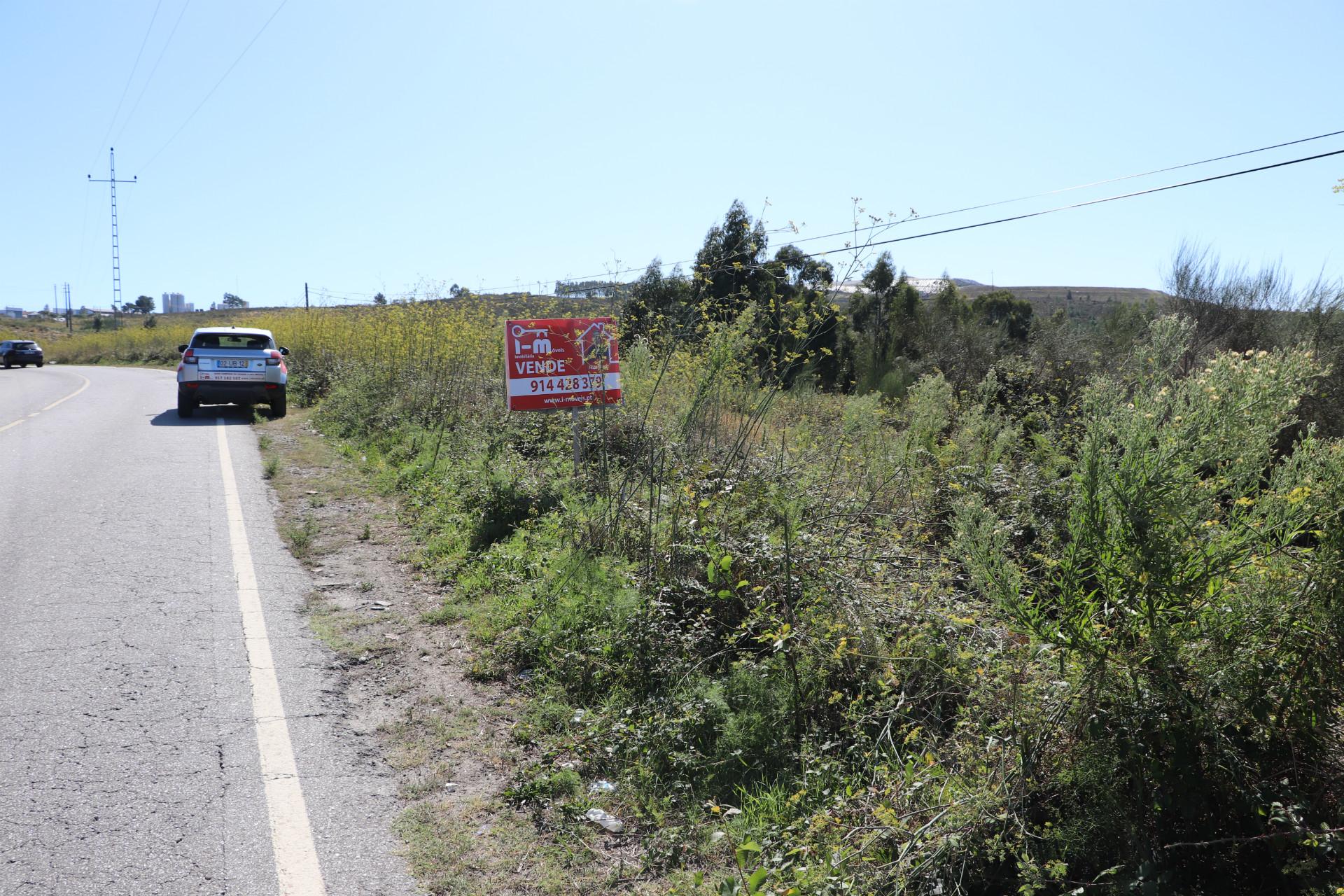 Lote de Terreno  Venda em Lustosa e Barrosas (Santo Estêvão),Lousada