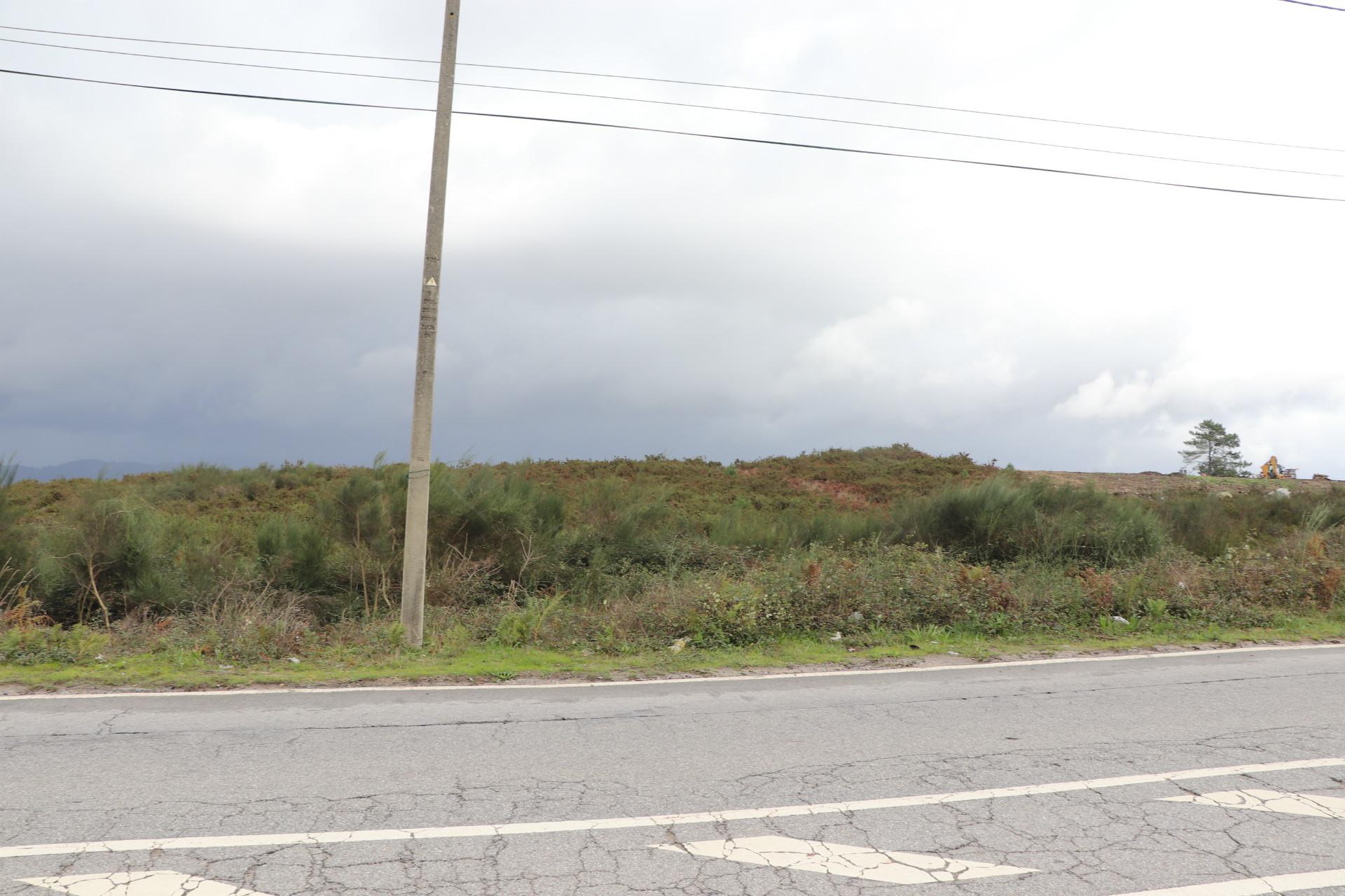 Lote de Terreno  Venda em Lustosa e Barrosas (Santo Estêvão),Lousada