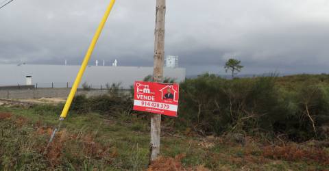Lote de Terreno  Venda em Lustosa e Barrosas (Santo Estêvão),Lousada