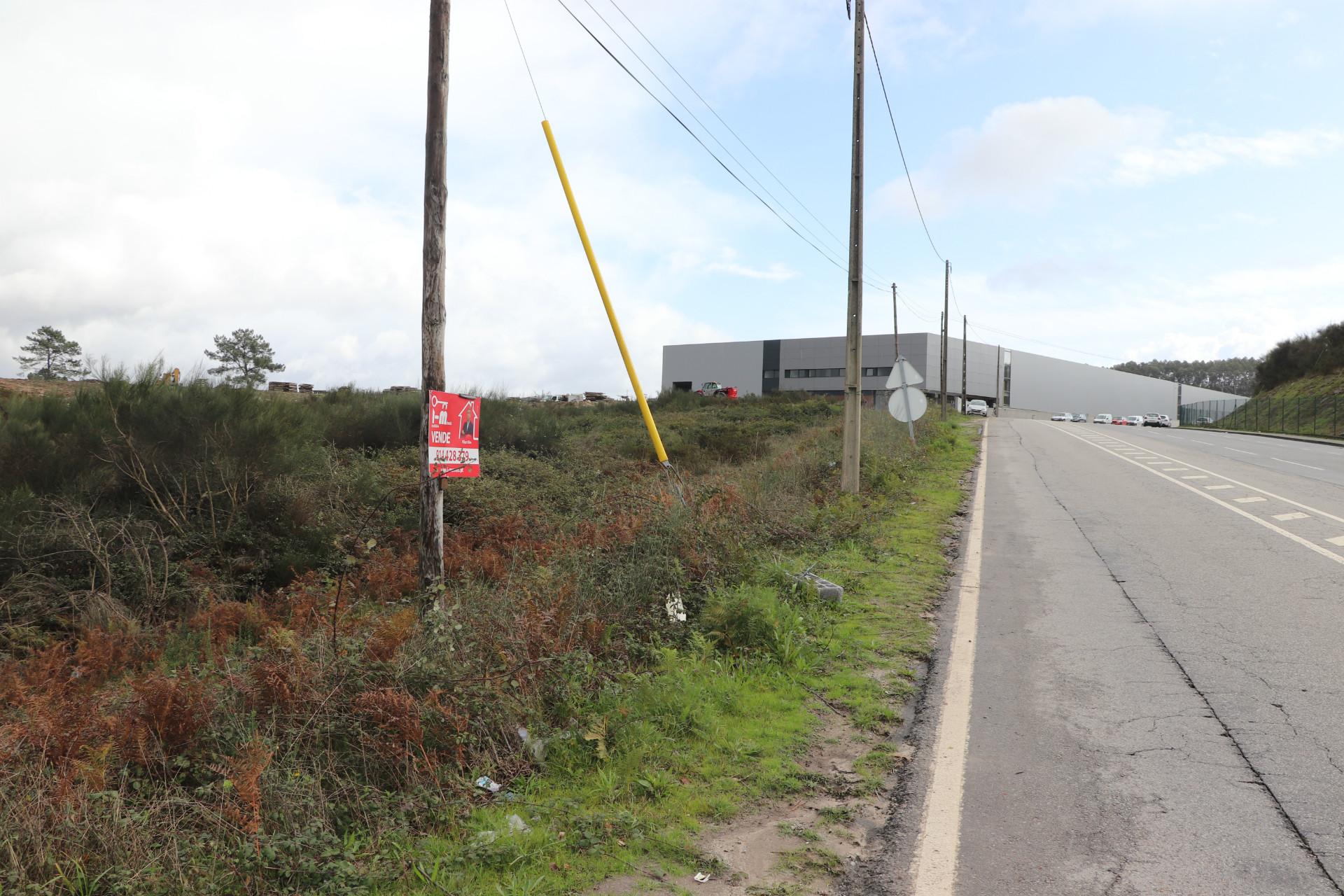 Lote de Terreno  Venda em Lustosa e Barrosas (Santo Estêvão),Lousada