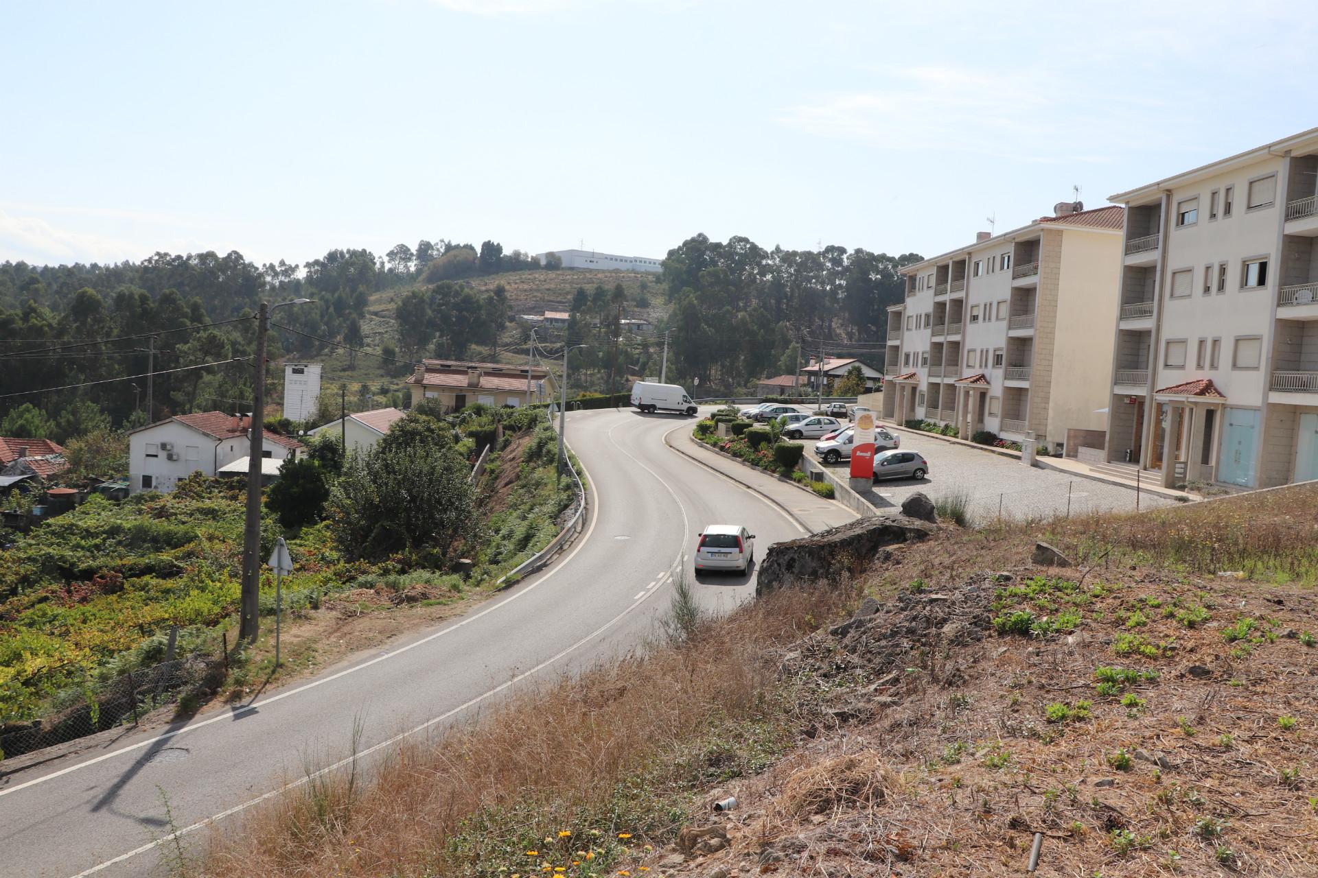 Terreno  Venda em Lustosa e Barrosas (Santo Estêvão),Lousada