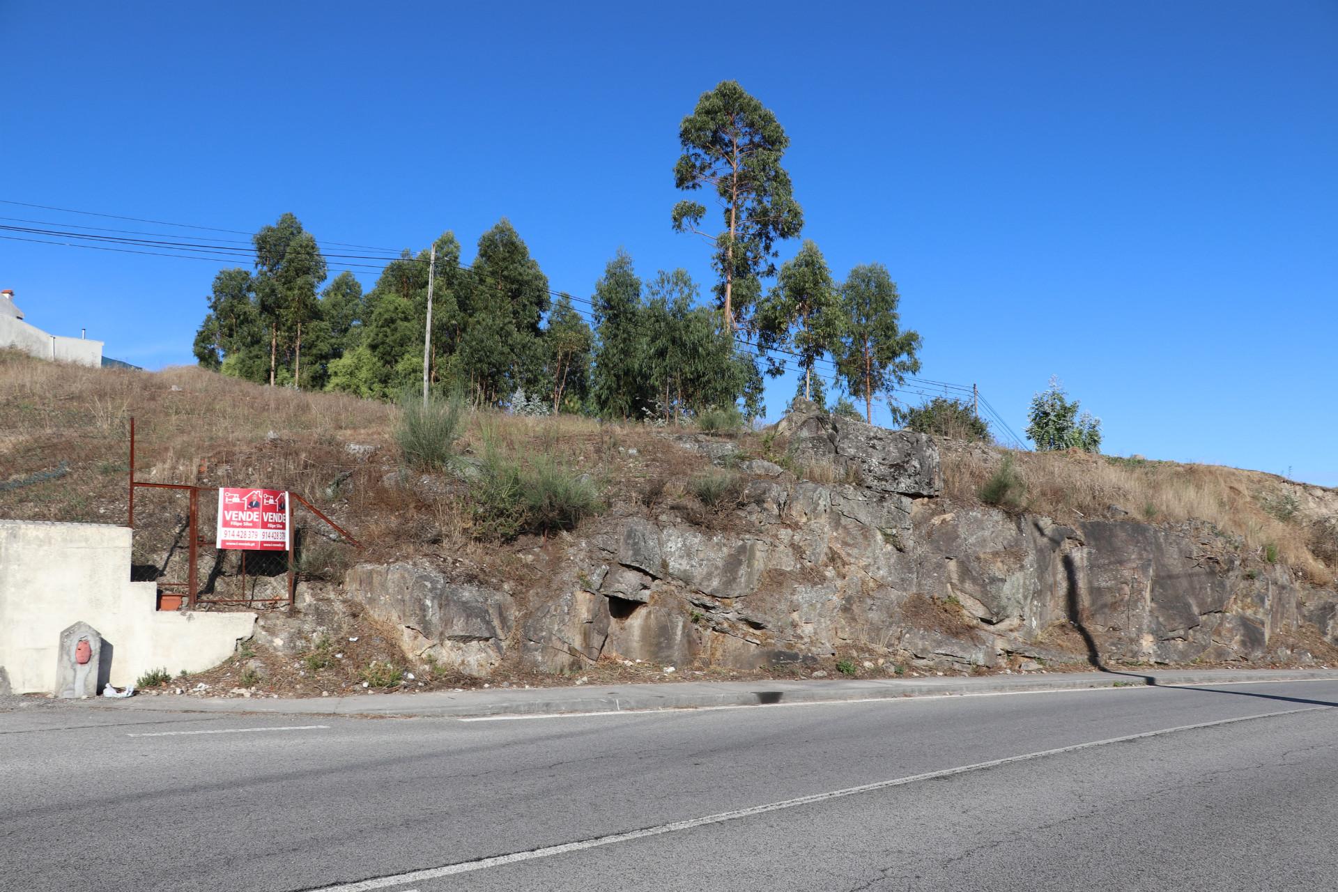 Terreno  Venda em Lustosa e Barrosas (Santo Estêvão),Lousada