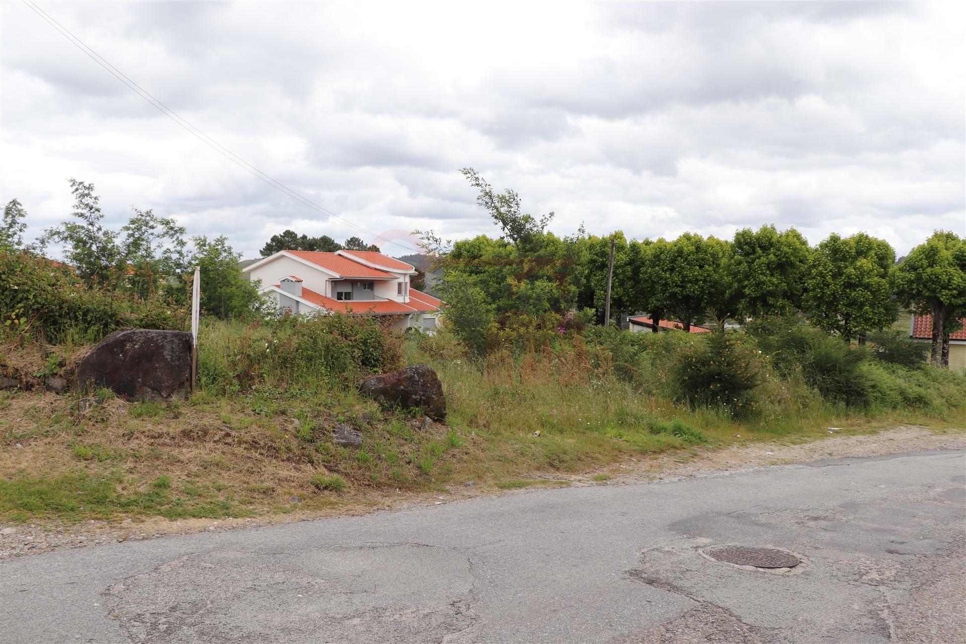 Terreno Para Construção  Venda em Lustosa e Barrosas (Santo Estêvão),Lousada