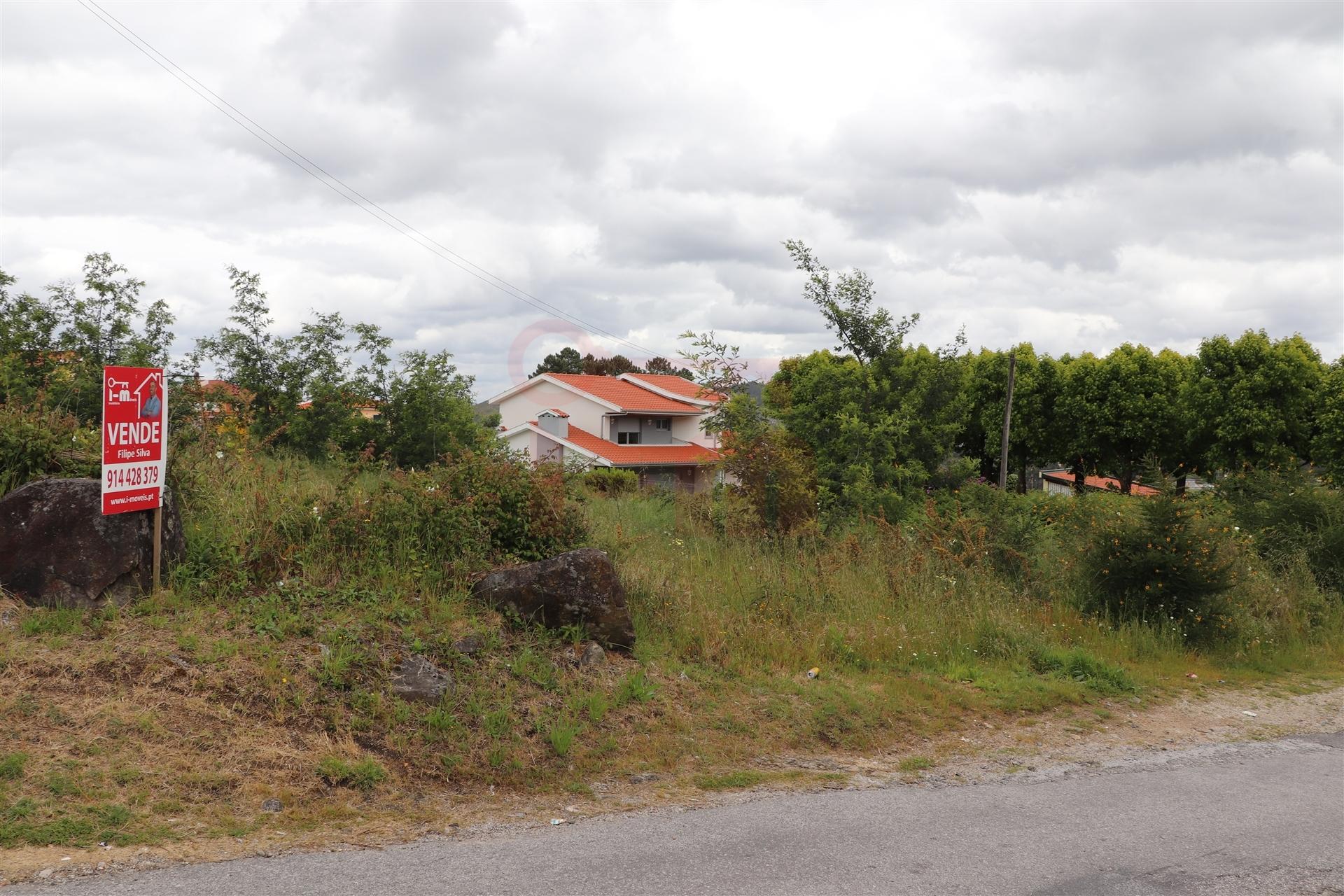 Terreno Para Construção  Venda em Lustosa e Barrosas (Santo Estêvão),Lousada