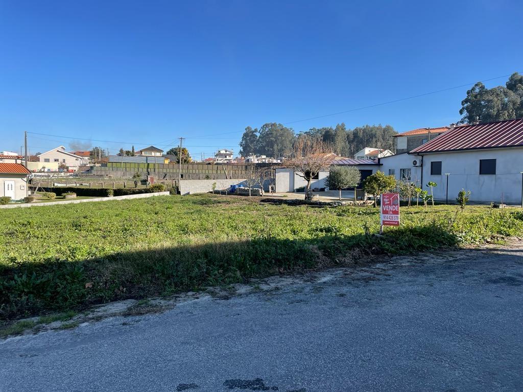 Terreno  Venda em Lustosa e Barrosas (Santo Estêvão),Lousada