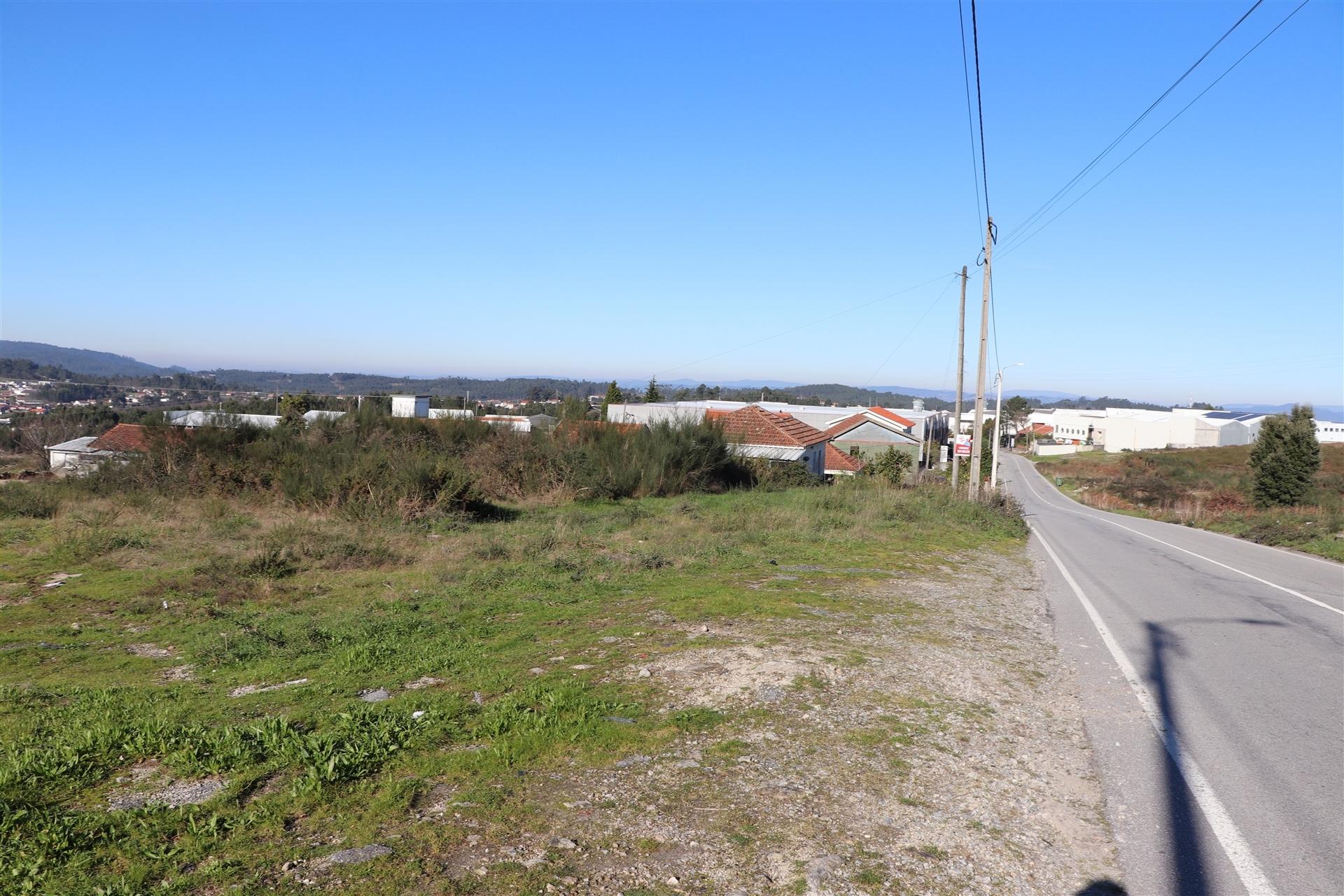 Lote de Terreno  Venda em Lustosa e Barrosas (Santo Estêvão),Lousada