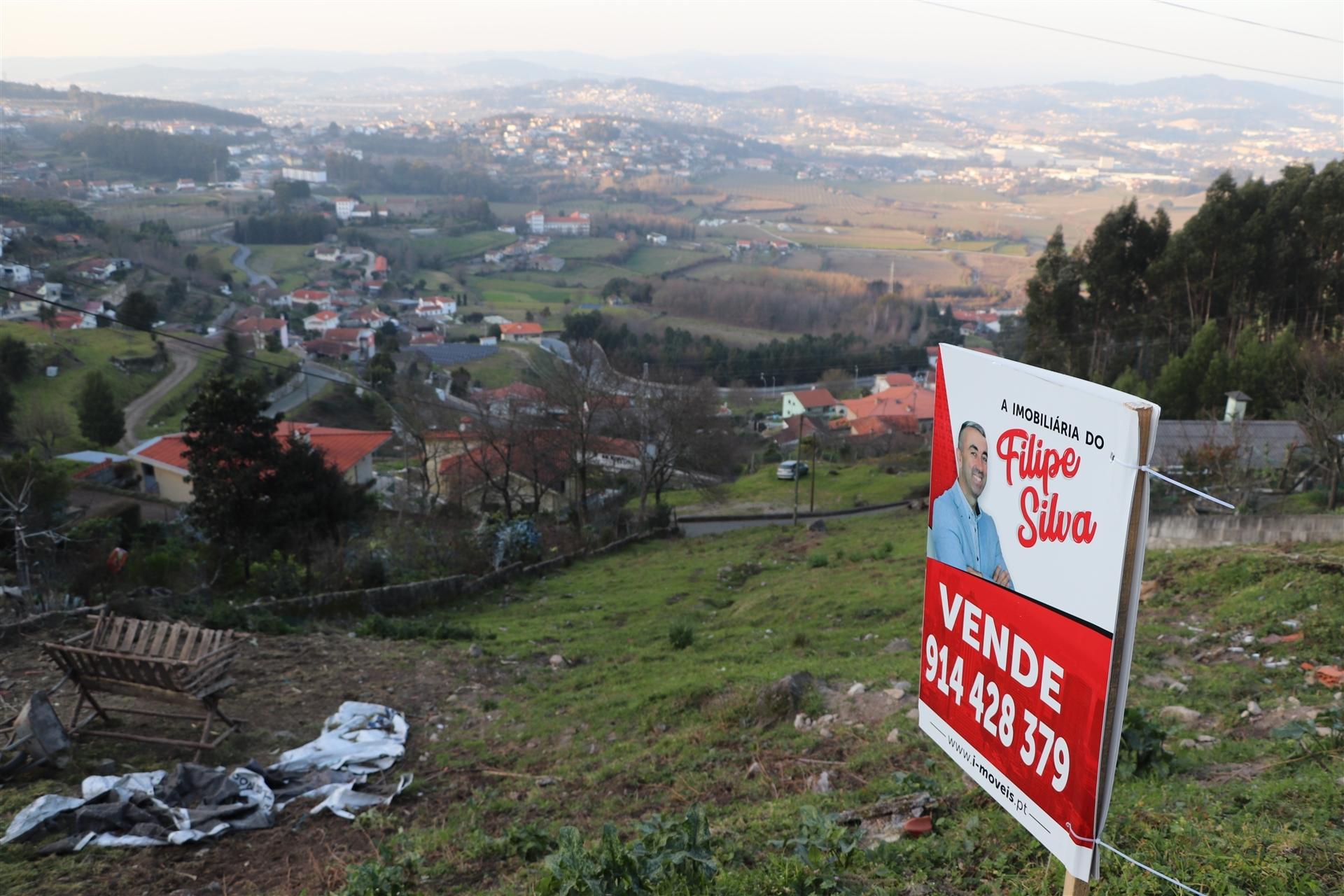 Lote de Terreno  Venda em Roriz,Santo Tirso