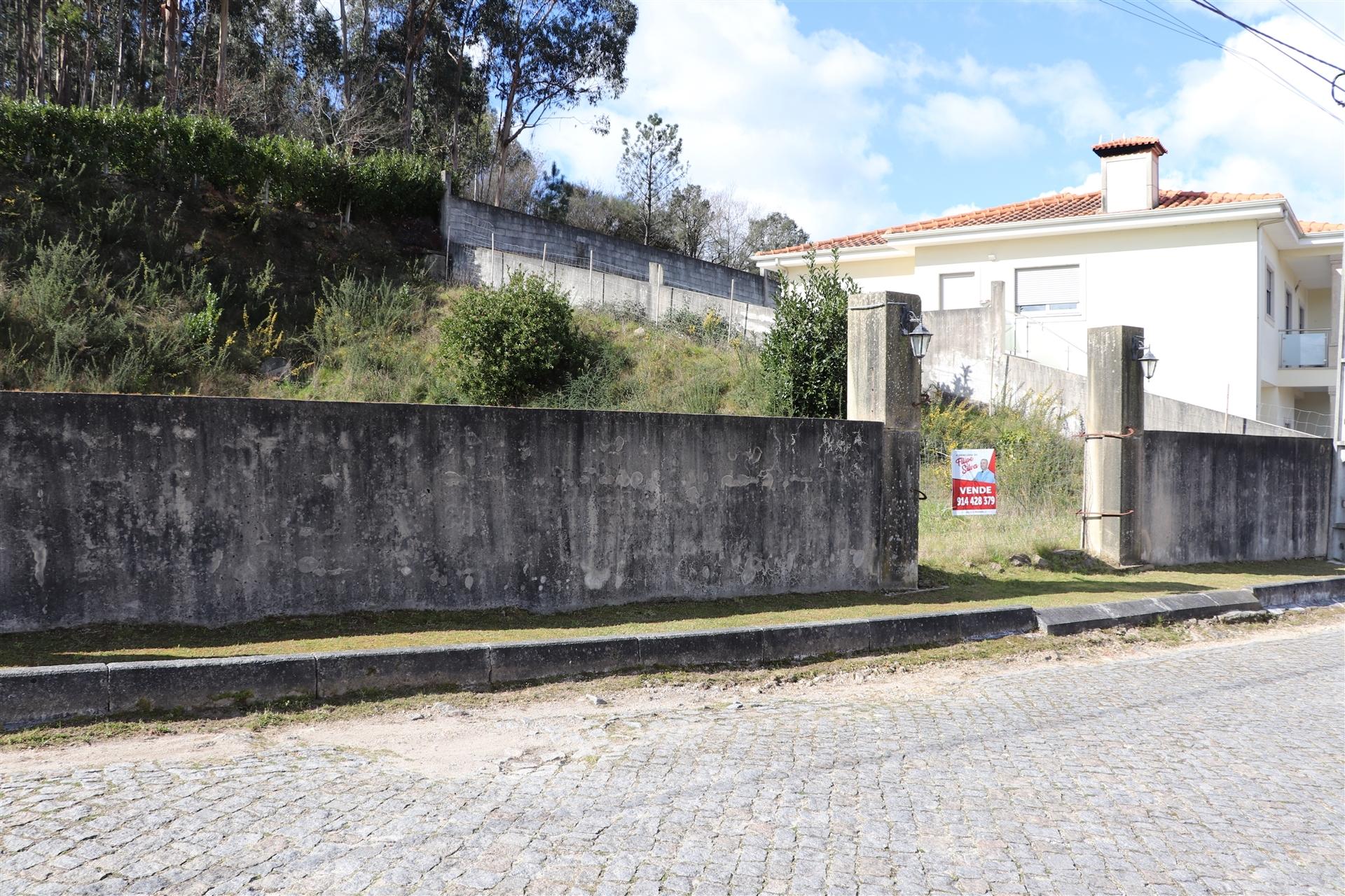 Lote de Terreno  Venda em Lustosa e Barrosas (Santo Estêvão),Lousada