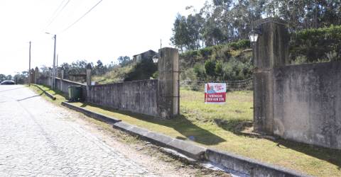 Lote de Terreno  Venda em Lustosa e Barrosas (Santo Estêvão),Lousada