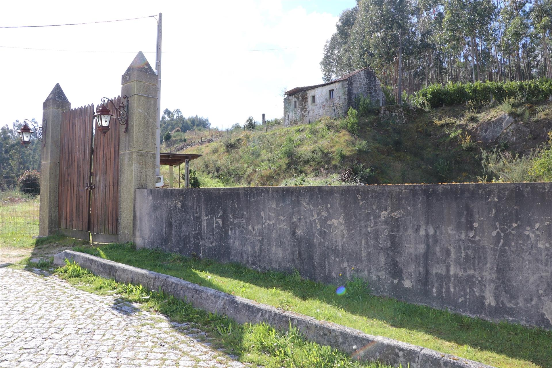 Lote de Terreno  Venda em Lustosa e Barrosas (Santo Estêvão),Lousada