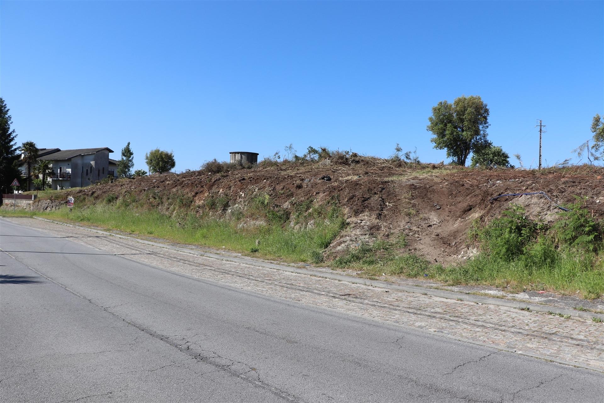 Lote de Terreno  Venda em Lustosa e Barrosas (Santo Estêvão),Lousada