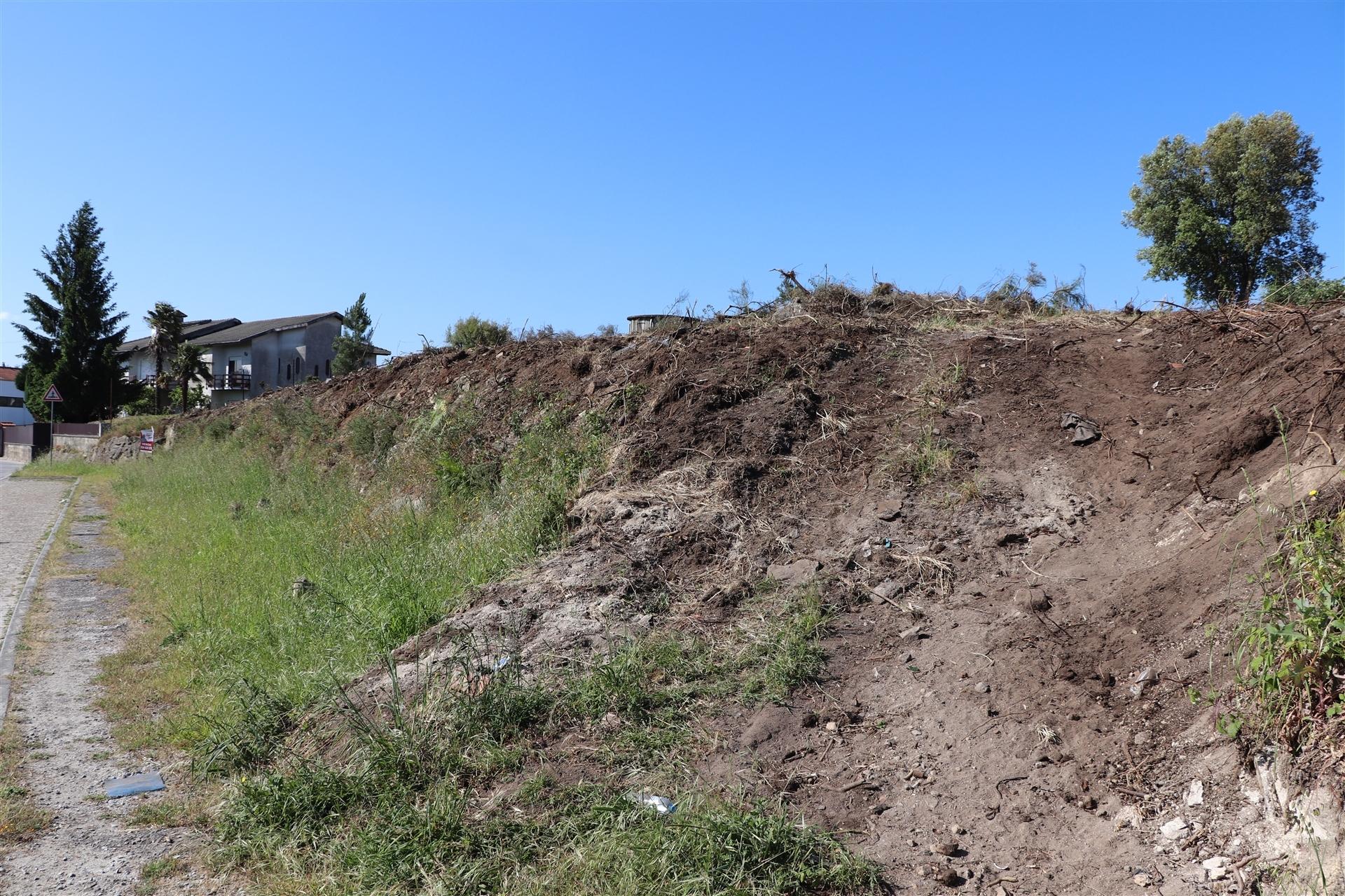 Lote de Terreno  Venda em Lustosa e Barrosas (Santo Estêvão),Lousada