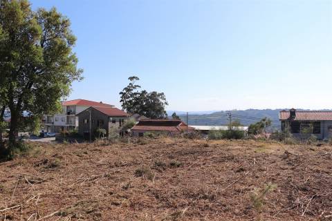Lote de Terreno  Venda em Lustosa e Barrosas (Santo Estêvão),Lousada