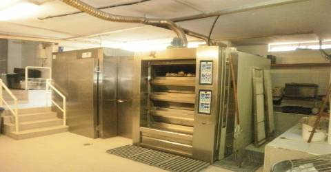 Padaria / Pastelaria para TRESPASSE situada a 5 minutos da praia da Madalena