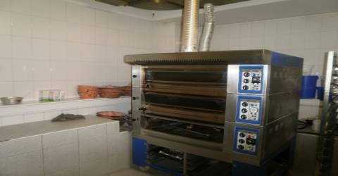 Padaria / Pastelaria para TRESPASSE situada a 5 minutos da praia da Madalena