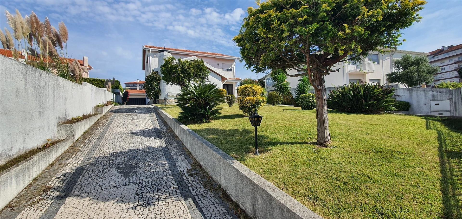 FANTÁSTICA QUINTINHA NO CENTRO DE VILA NOVA DE GAIA!