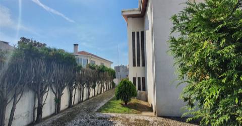 FANTÁSTICA QUINTINHA NO CENTRO DE VILA NOVA DE GAIA!