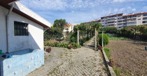 FANTÁSTICA QUINTINHA NO CENTRO DE VILA NOVA DE GAIA!