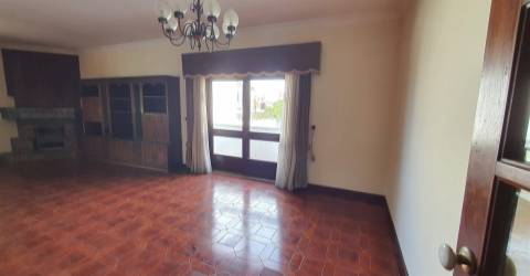 FANTÁSTICA QUINTINHA NO CENTRO DE VILA NOVA DE GAIA!