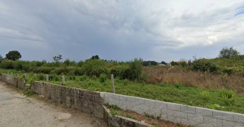 TERRENO PARA CONSTRUÇÃO EM GRIJO.