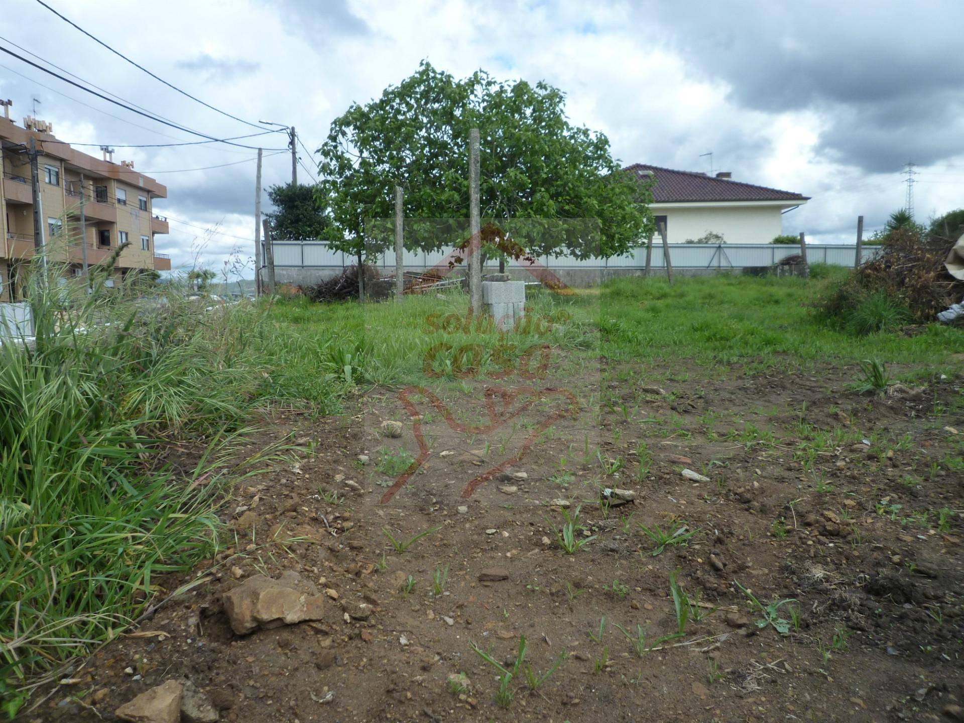 Terreno com 802m2 em Santa Maria da Feira, Canedo!