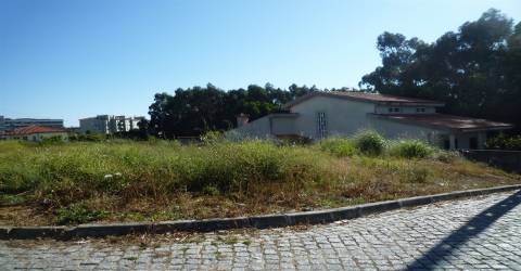 2 Lotes de terrenos para venda em Canelas