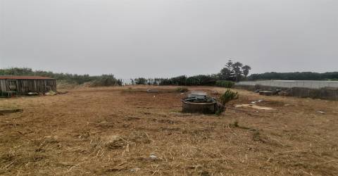 Terreno junto à Praia