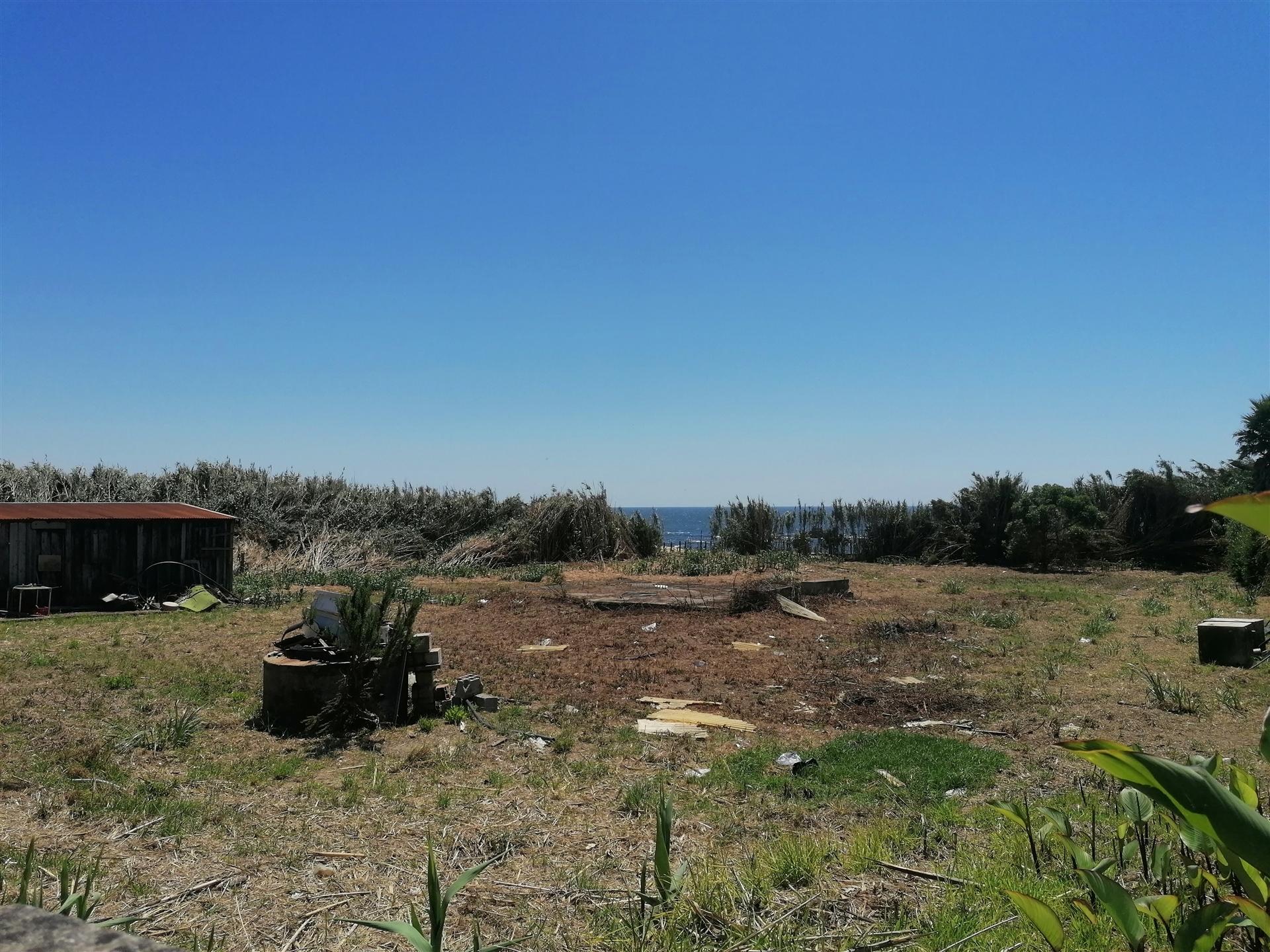 Terreno junto à Praia