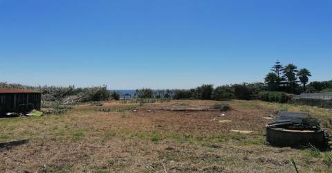 Terreno junto à Praia