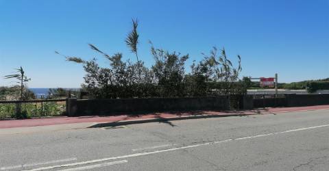 Terreno junto à Praia