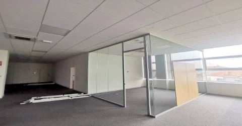 Escritórios no Centro da Maia!