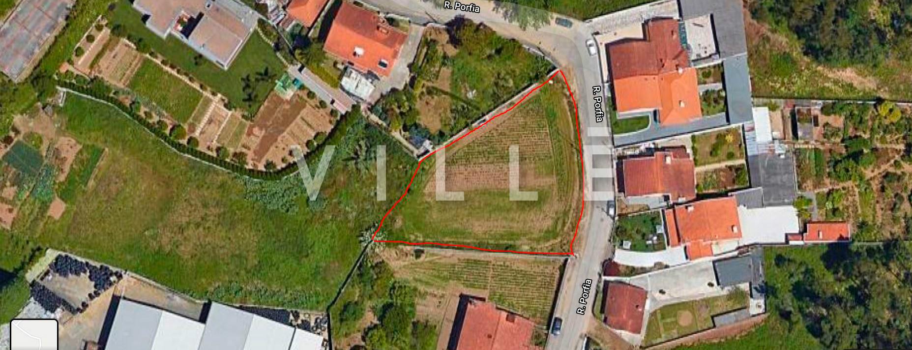 Terreno com 1182m2 em Grijó para construção de Moradia (4 frentes)