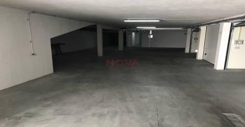 Garagem fechada para 2 carros na Povoa de Varzim  | NOVA Imobiliária