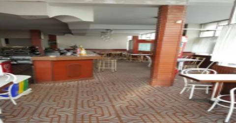 Loja com 298 m2 próximo da praia para restauração. Póvoa de Varzim &#124; Nova Imobiliária