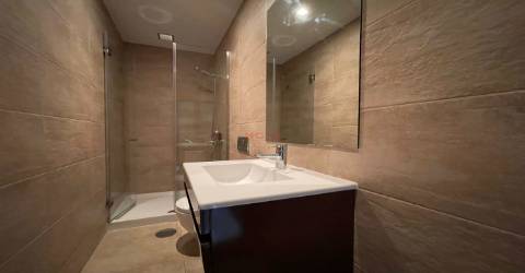 Moradia em banda tipo T4 no centro da cidade &#124; NOVA Imobiliária