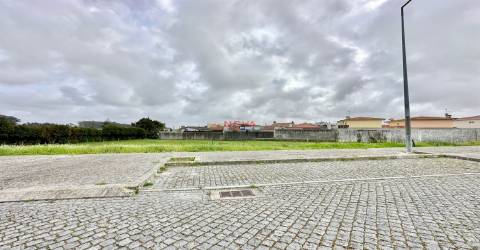 Lote de Terreno  Venda em Castêlo da Maia,Maia