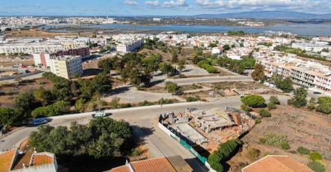 Moradia T3 com piscina, Lagoa (Algarve)