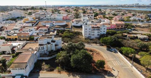 Moradia T3 com piscina, Lagoa (Algarve)