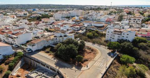 Moradia T3 com piscina, Lagoa (Algarve)