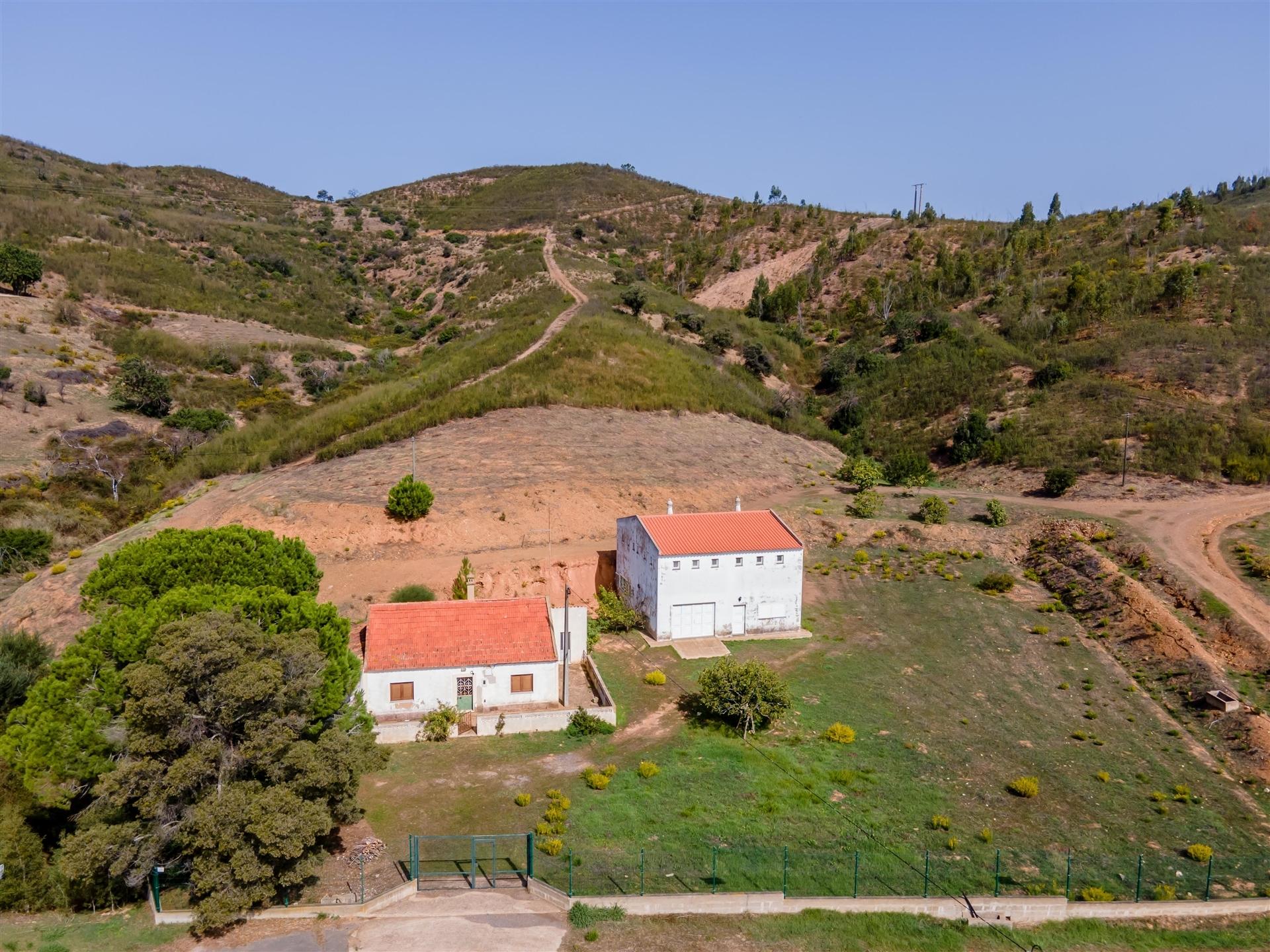 Moradia e Terrenos, Alferce, Monchique, silves,Algarve