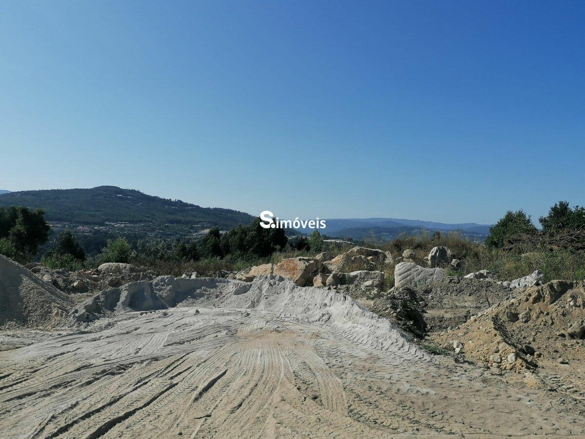 Terreno Rústico com 5.400m2 em Boelhe, Penafiel