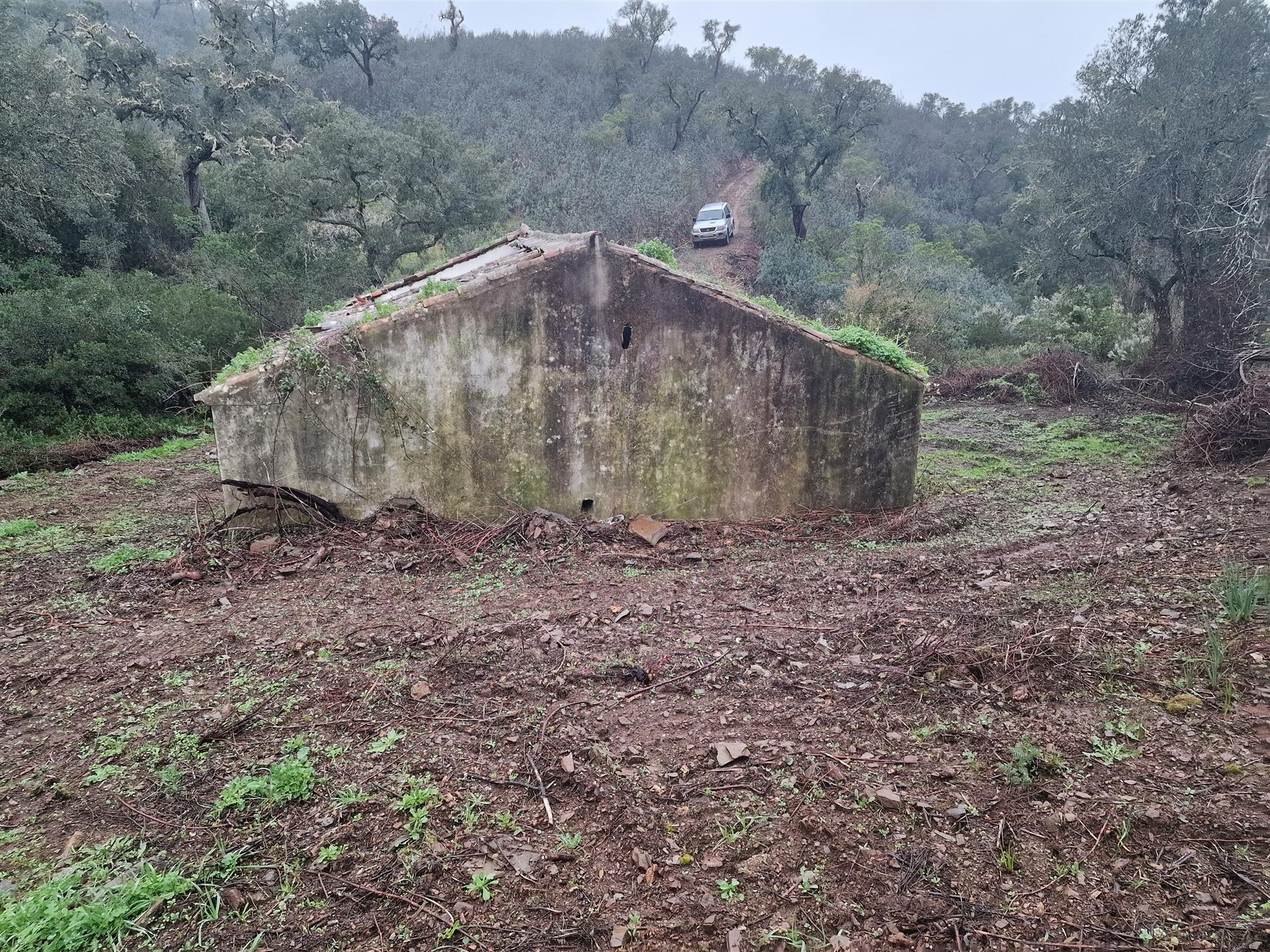 Armazém  Venda em Santa Clara-a-Nova e Gomes Aires,Almodôvar