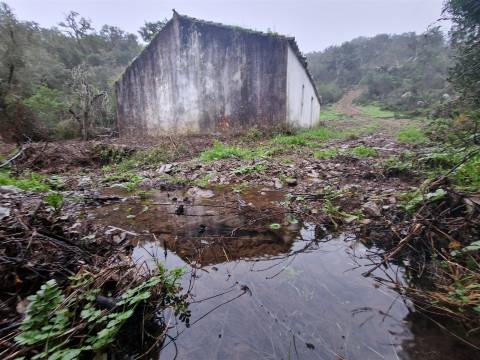 Armazém  Venda em Santa Clara-a-Nova e Gomes Aires,Almodôvar
