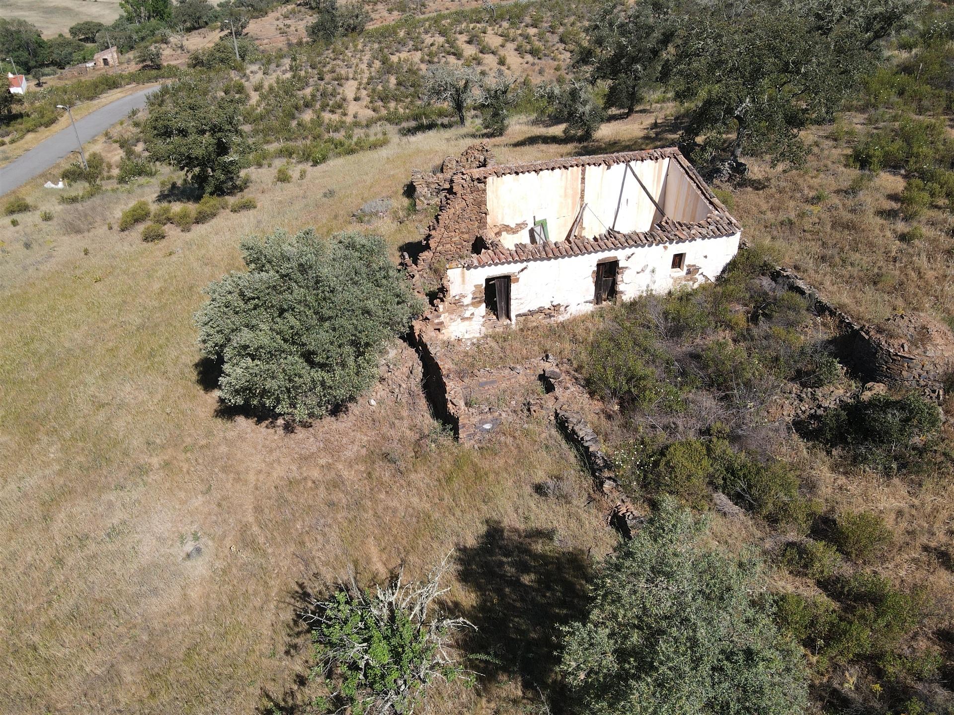 Moradia para Restaurar T1 Venda em Ameixial,Loulé